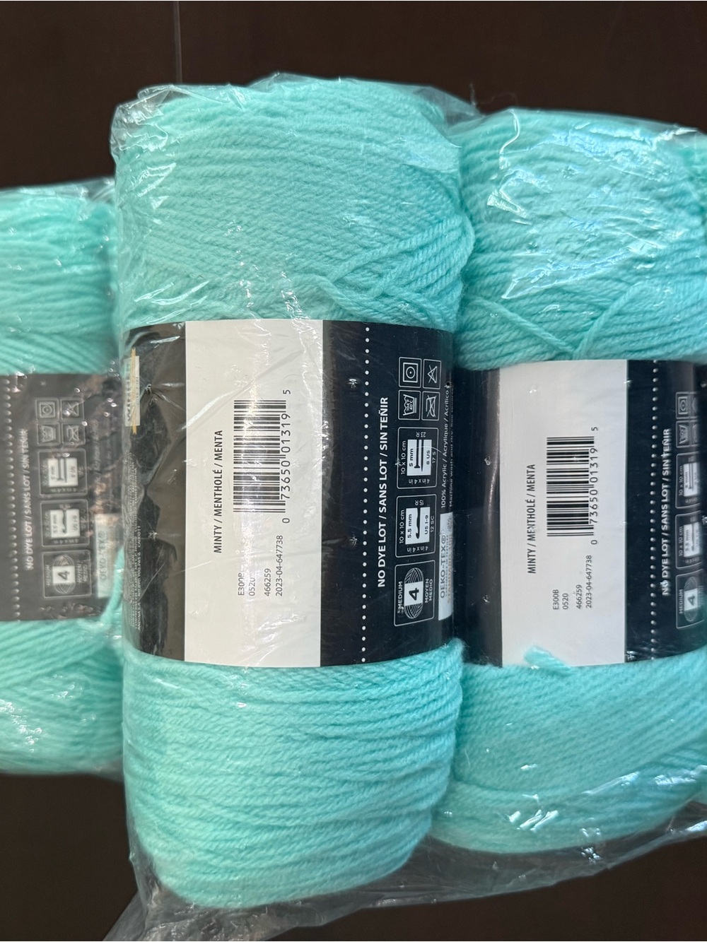 Super Saver Soft Acrylic Yarn - Aqua Teal (Minty) - Picture 4 of 4